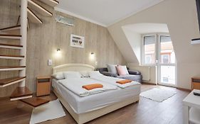 Zoli Apartmanok -Nori Koelcsey 32